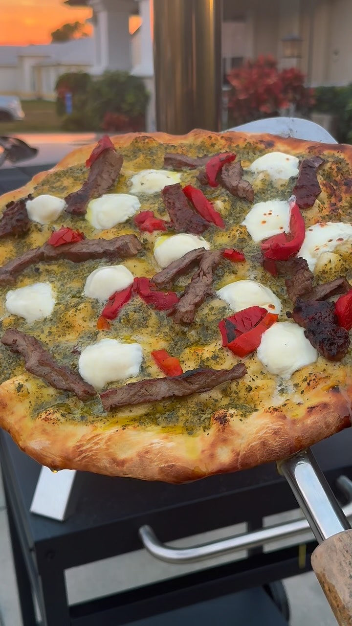 Steak pizza