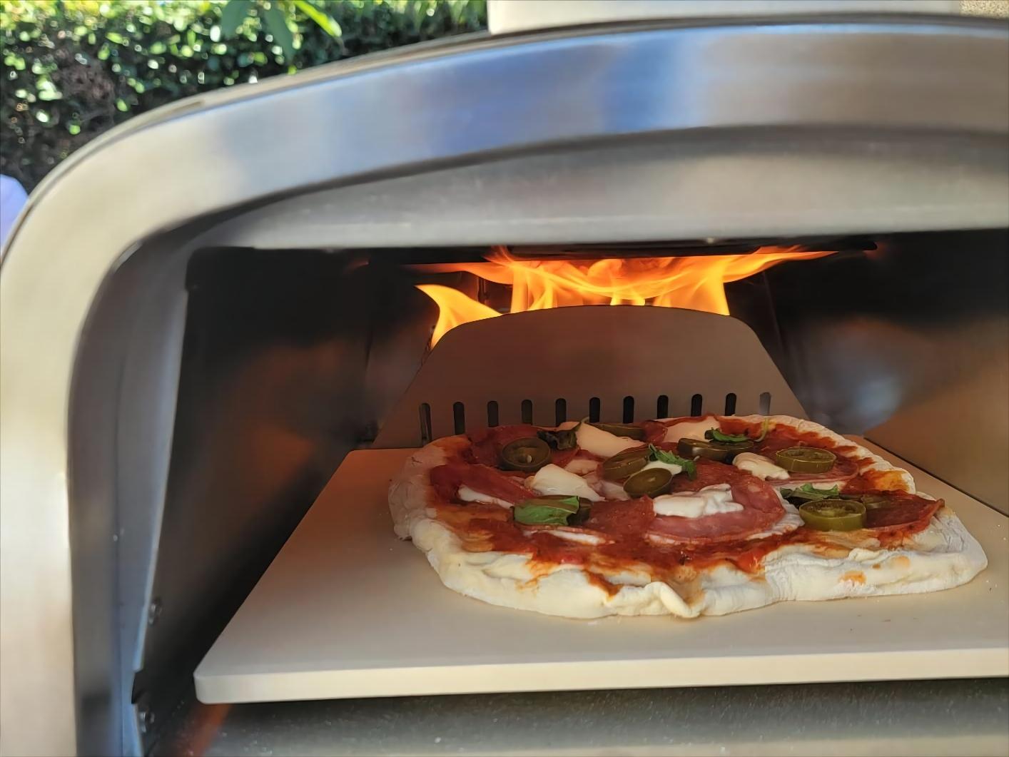  PIZZELLO 16 Portable Pellet Pizza Oven Outdoor Wood Fired Pizza  Ovens Included Pizza Stone, Pizza Peel, Fold-up Legs, Cover, Pizzello Forte  (Black) : Patio, Lawn & Garden